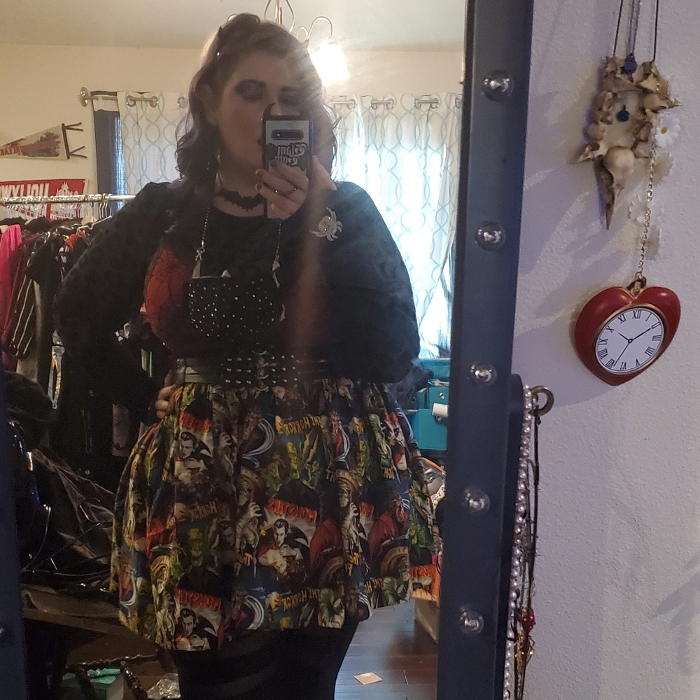 Meet your Posher, Lora